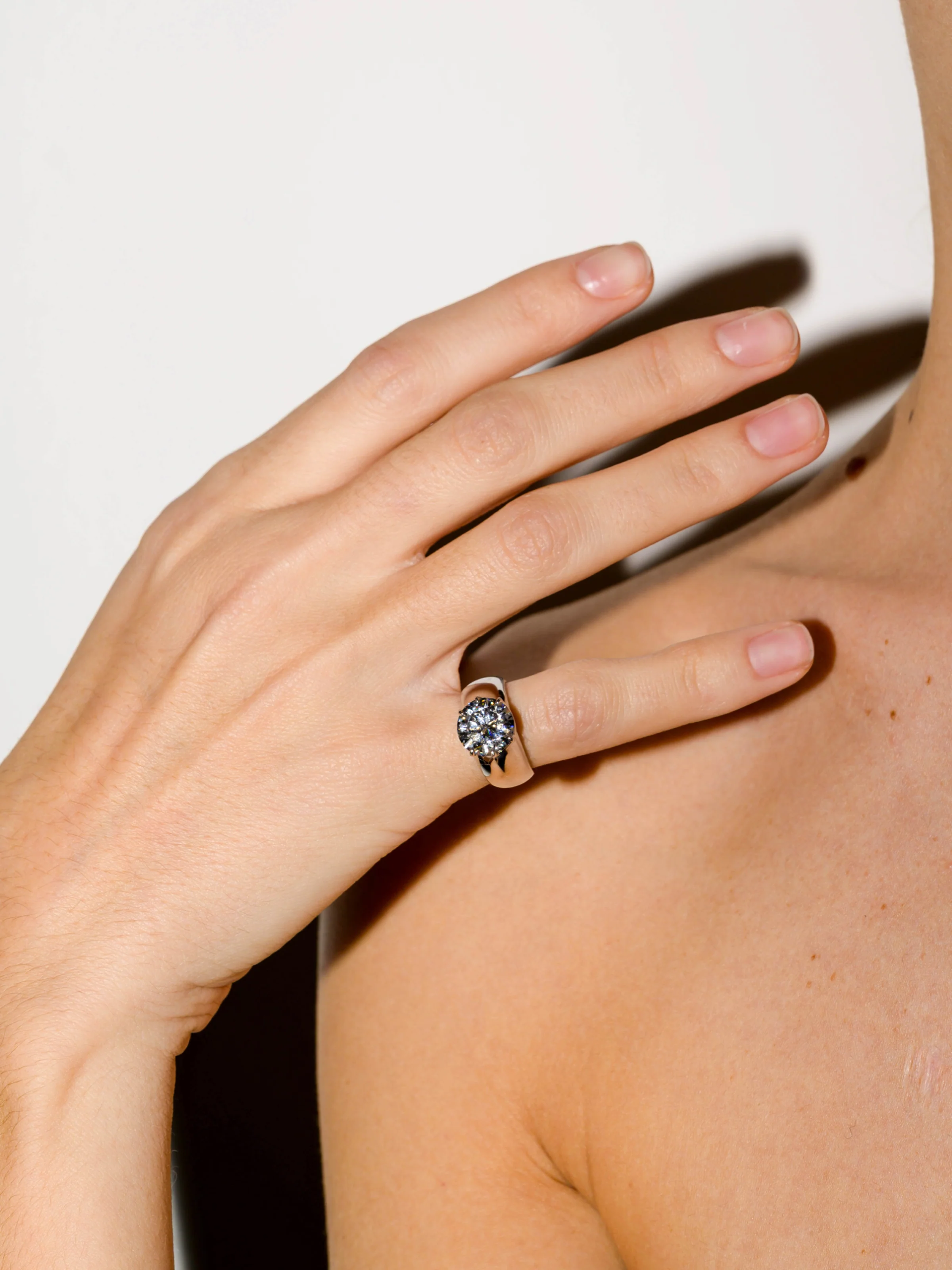 14K RHYS ROUND-CUT PINKY RING IN LAB DIAMOND, 14K YELLOW GOLD - Image 3