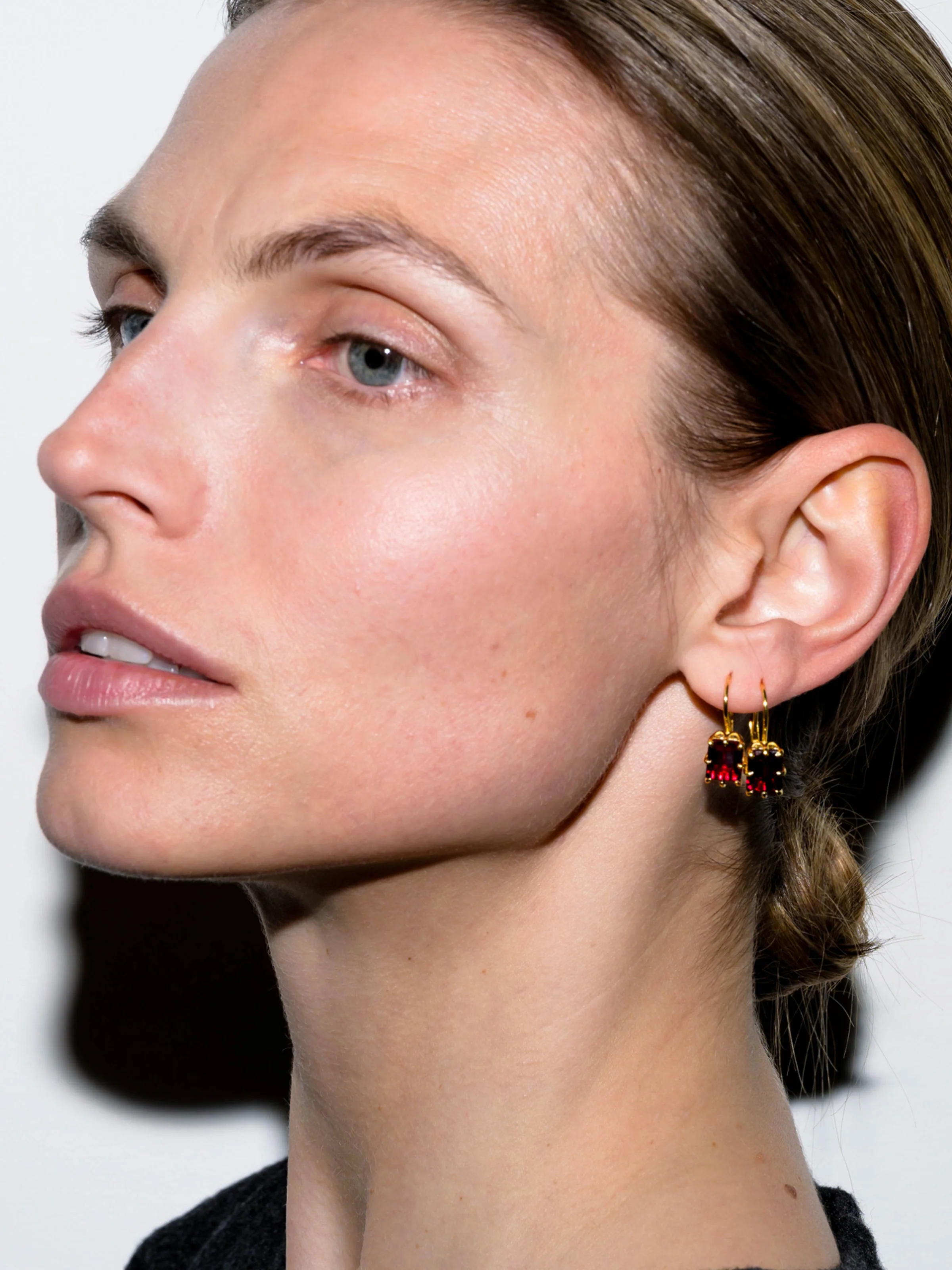 EMILE EARRINGS IN LAB RED SAPPHIRE, 18K GOLD VERMEIL - Image 3