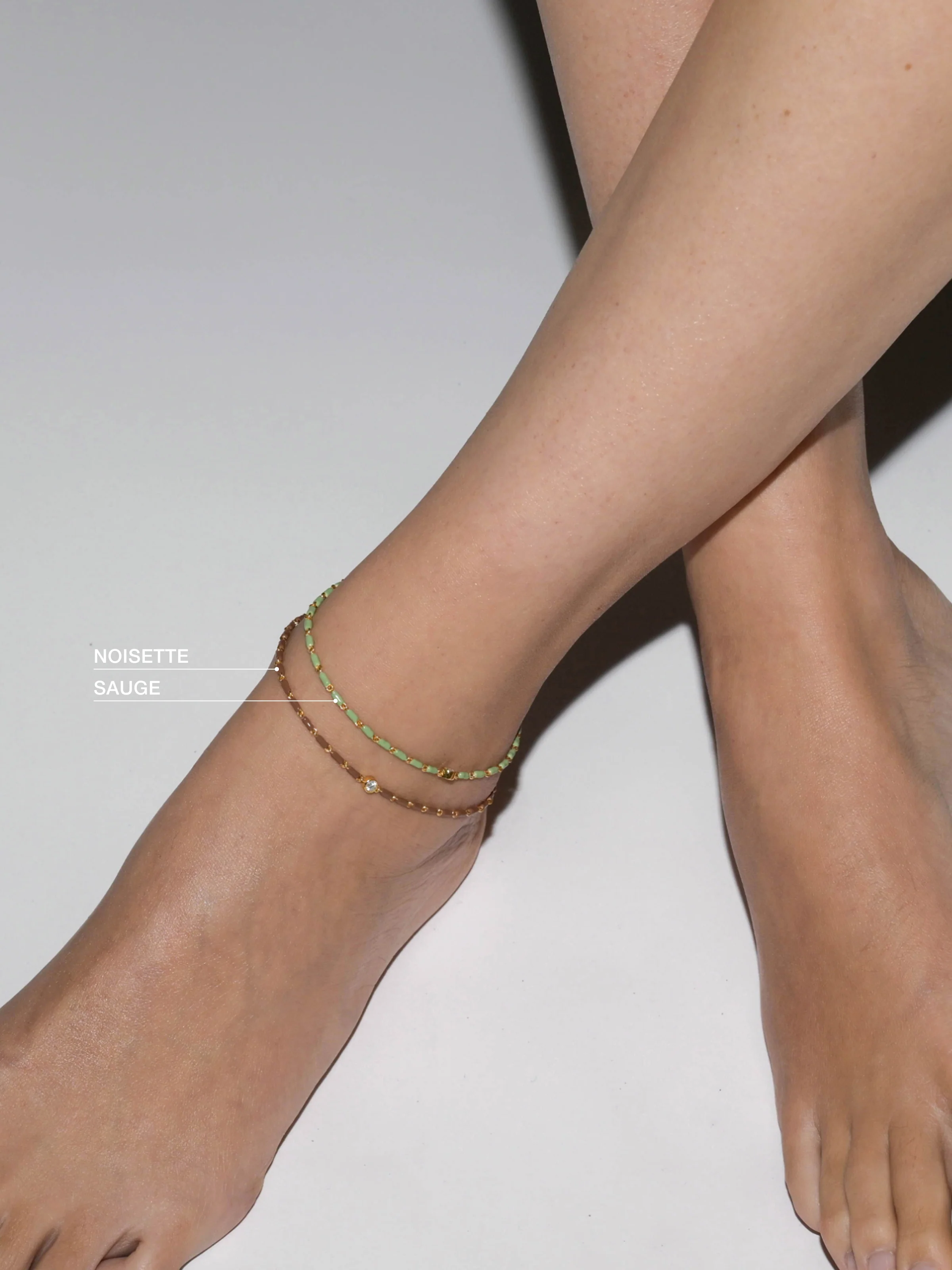ENAMEL MOISSANITE ANKLET IN NOISETTE, 18K GOLD VERMEIL - Image 2