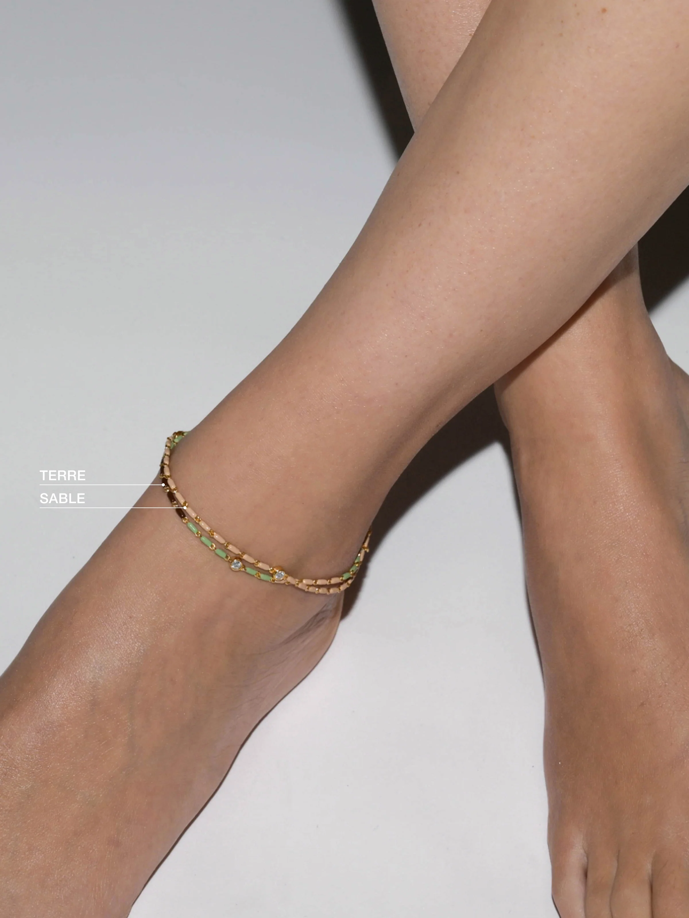ENAMEL MOISSANITE ANKLET IN SABLE, 18K GOLD VERMEIL - Image 2