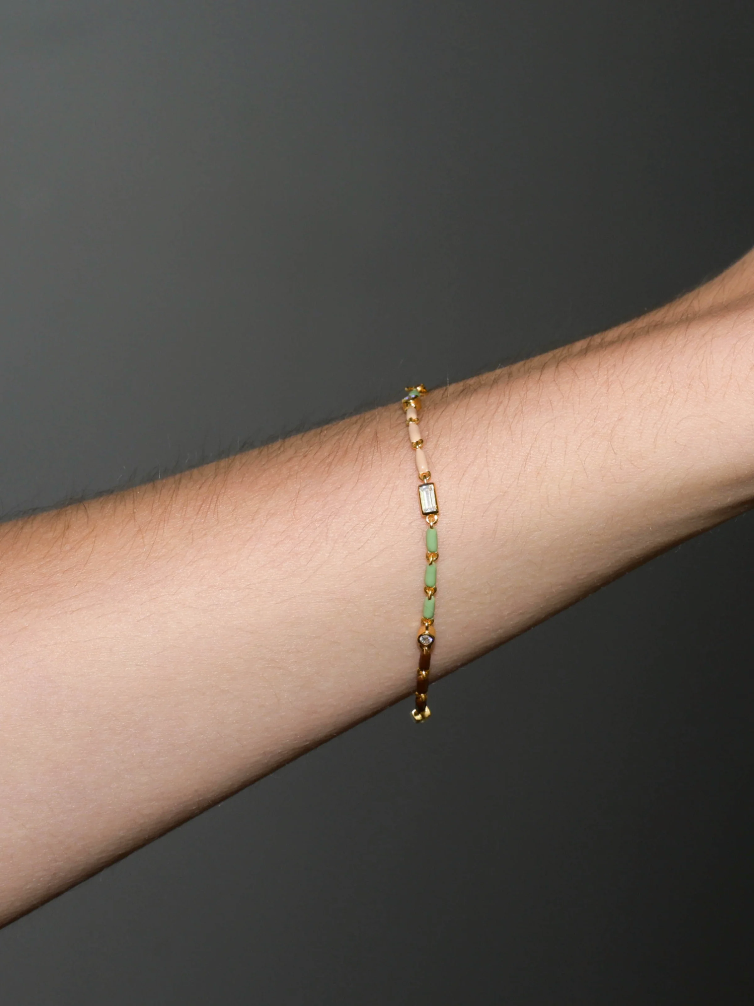 ENAMEL MOISSANITE BRACELET IN TERRE, 18K GOLD VERMEIL - Image 2