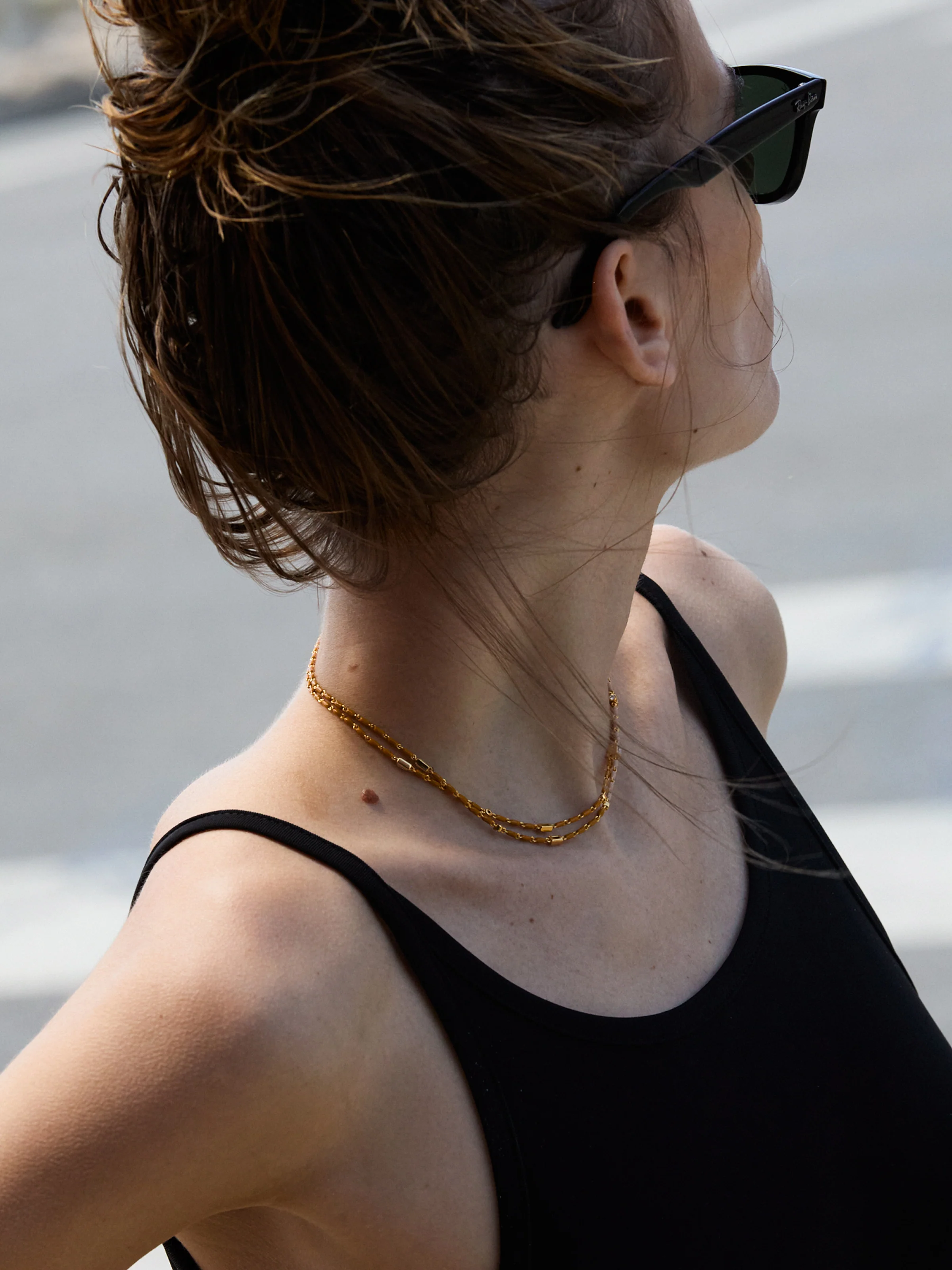 ENAMEL MOISSANITE NECKLACE IN MOUTARDE, 18K GOLD VERMEIL - Image 5
