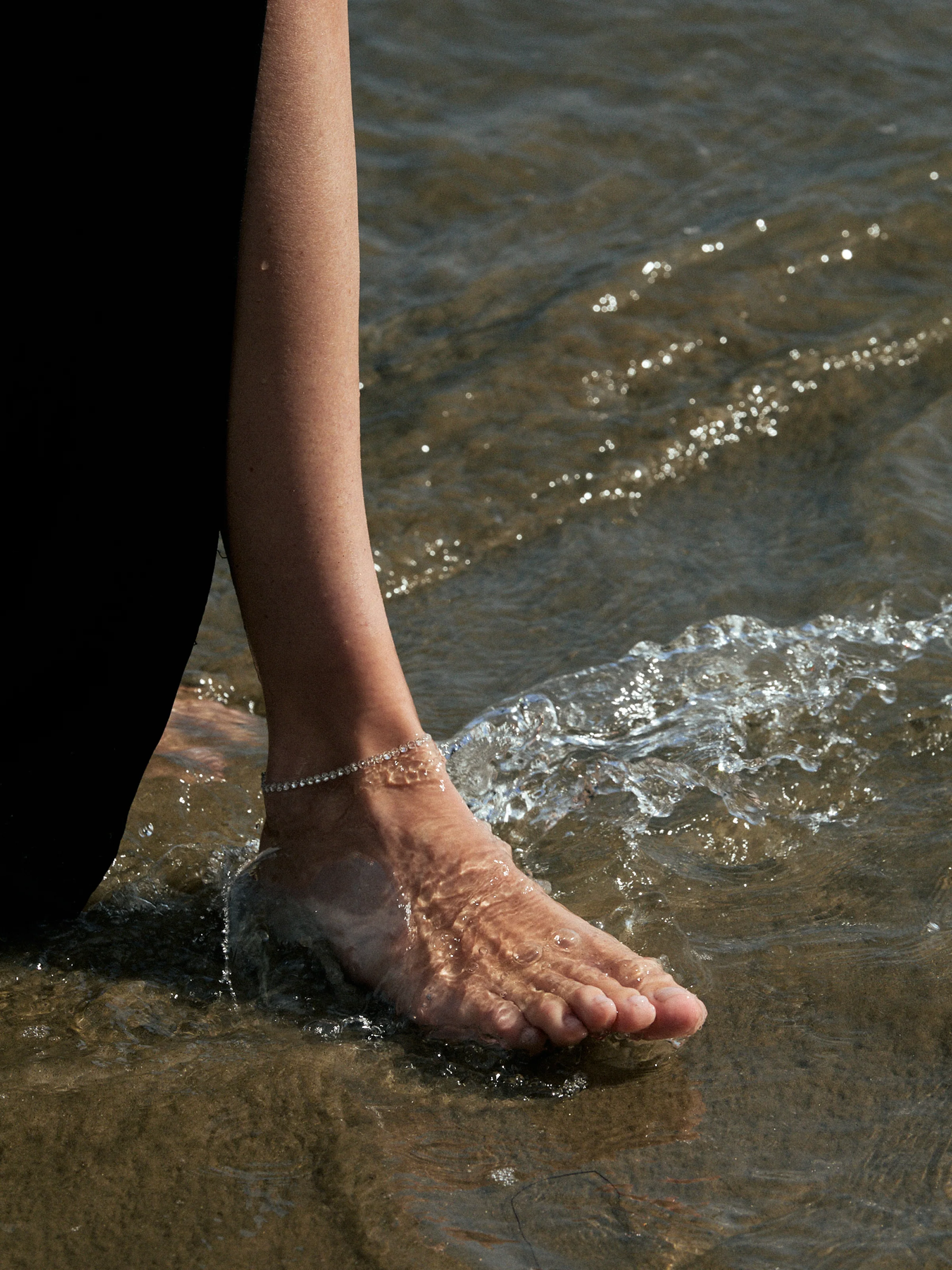 FLOATING ETERNITY ANKLET IN 5MM MOISSANITE, STERLING SILVER - Image 4