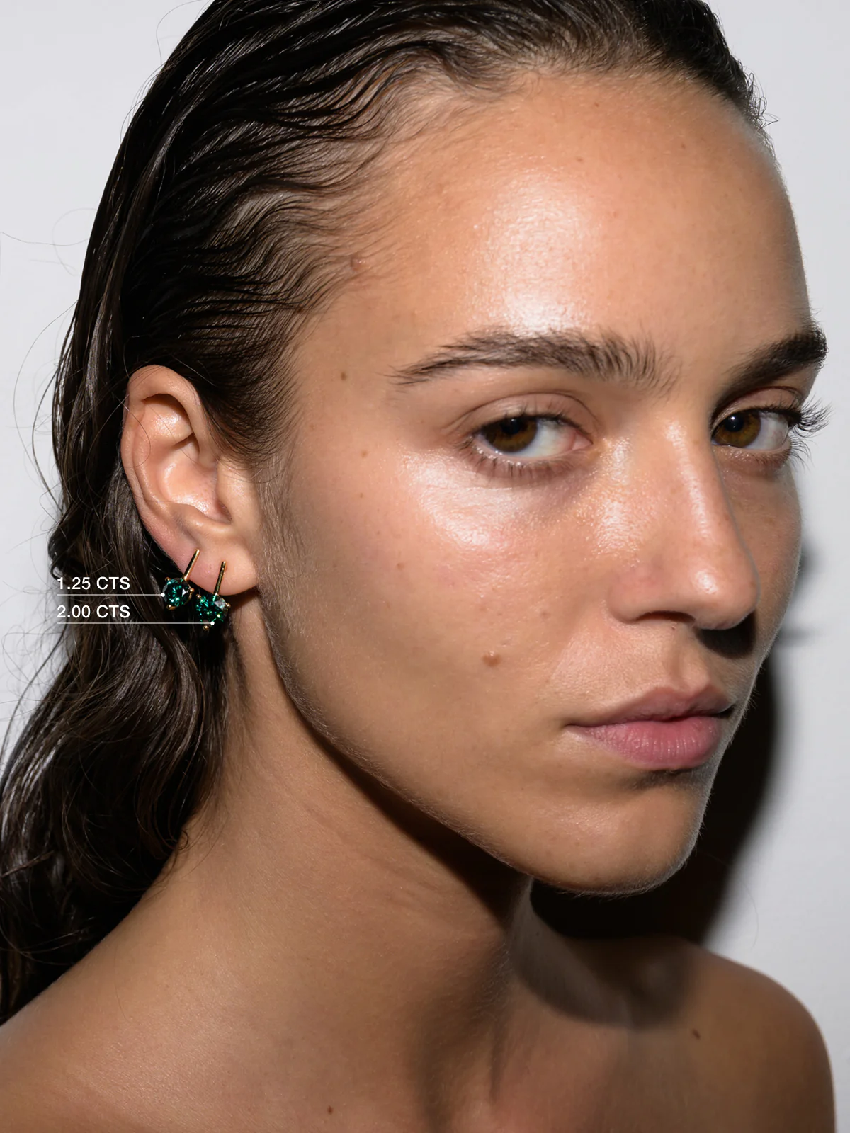 HENDRY ROUND-CUT BAR STUD EARRING IN VIRIDIAN GREEN MOISSANITE, 18K GOLD VERMEIL - Image 3