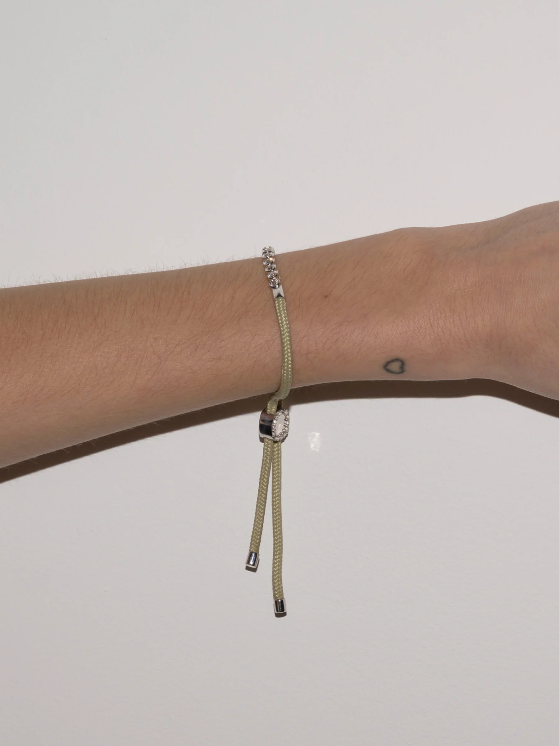 14K JAMES BEZEL KHAKI PARACORD BRACELET IN LAB DIAMOND, 14K WHITE GOLD - Image 4
