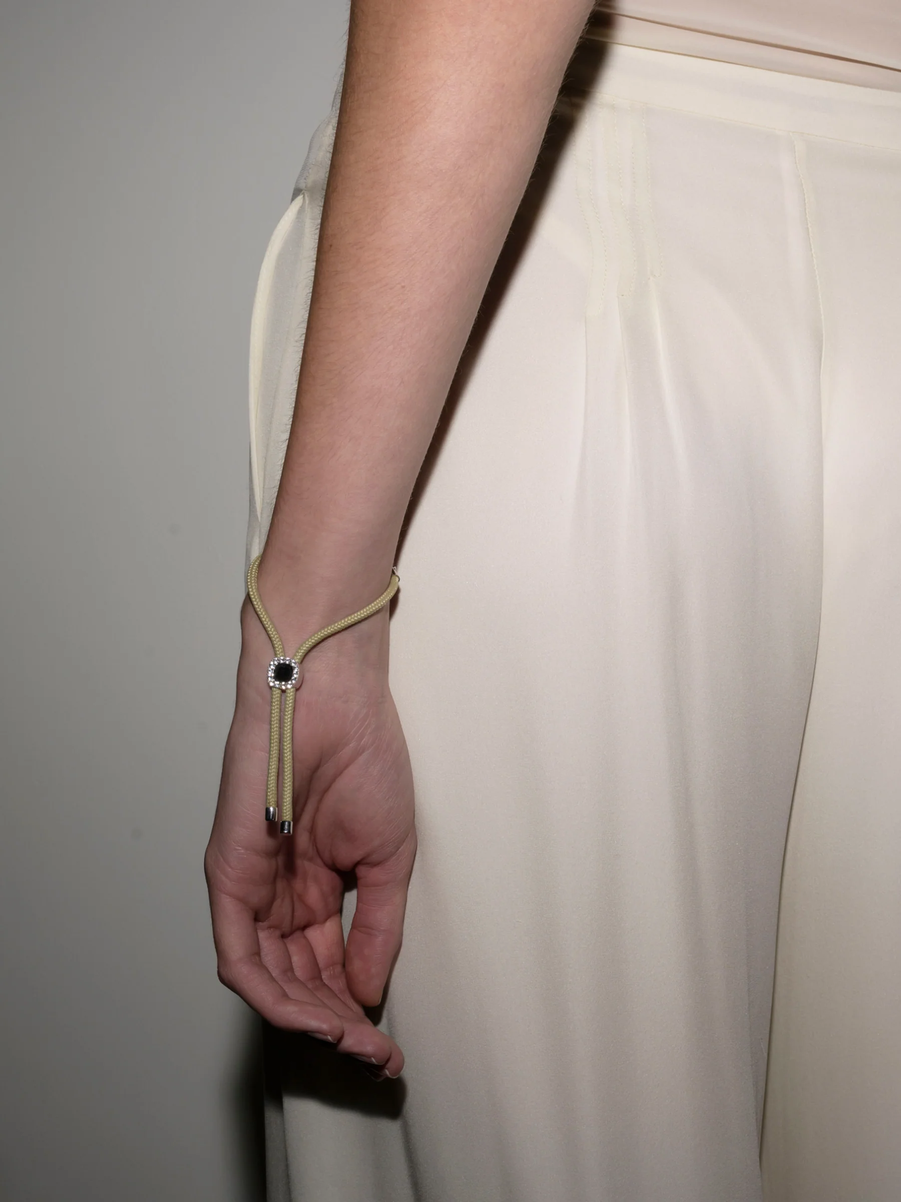 14K JAMES BEZEL KHAKI PARACORD BRACELET IN LAB DIAMOND, 14K WHITE GOLD - Image 5