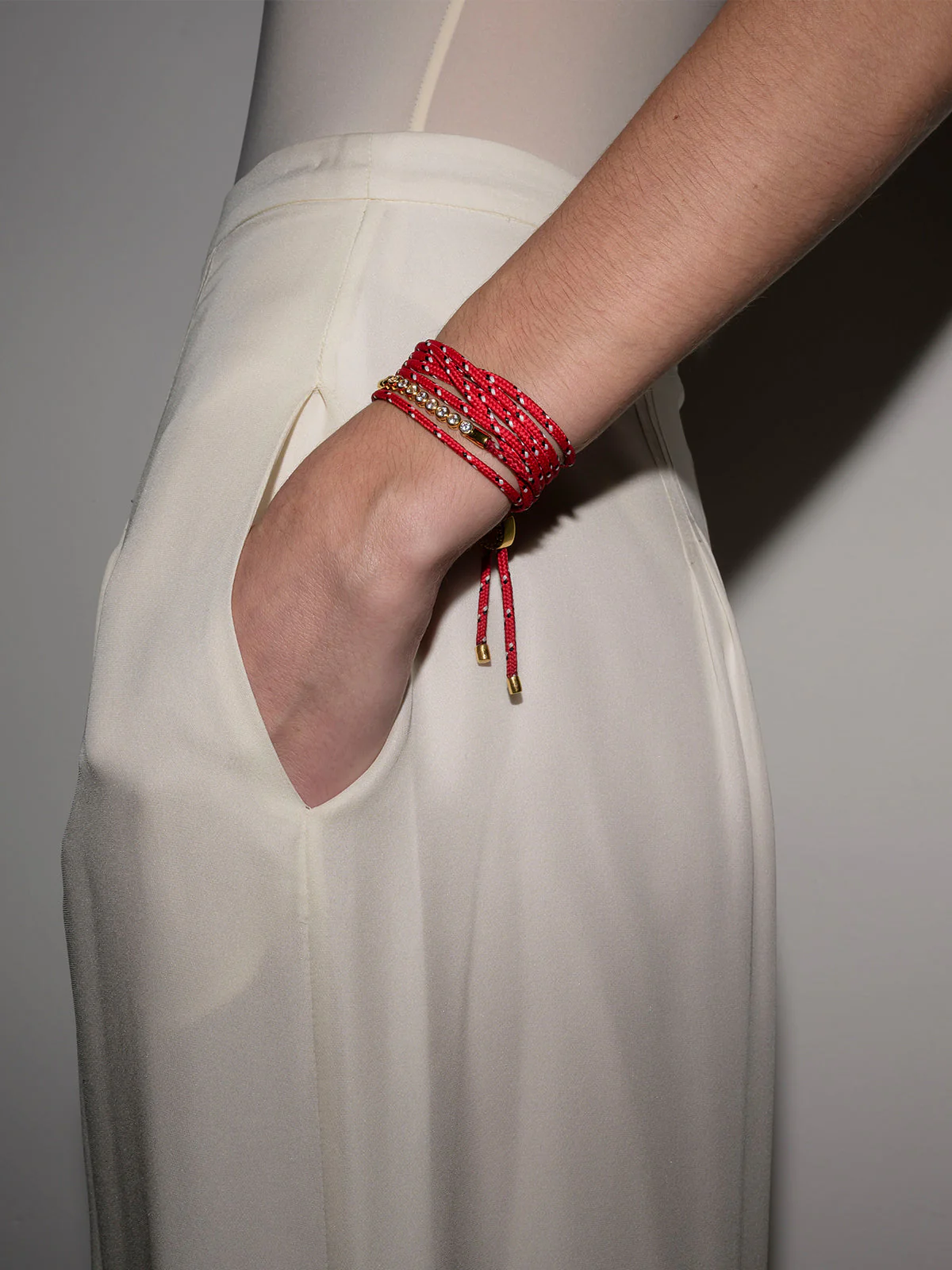 14K JAMES BEZEL ROUGE PARACORD BRACELET IN LAB DIAMOND, 14K YELLOW GOLD - Image 5