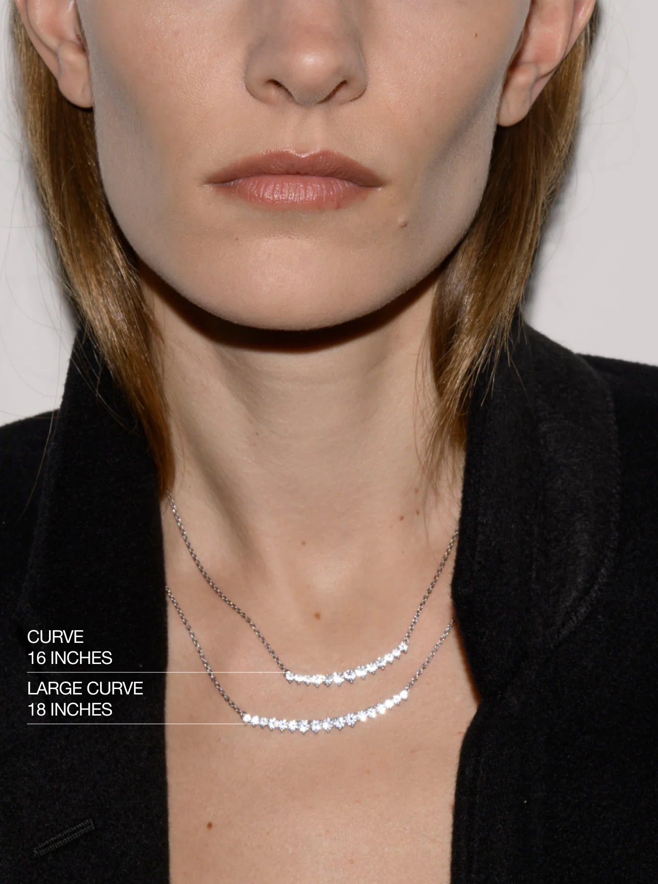 LARGE CURVE NECKLACE IN LAB WHITE SAPPHIRE, 18K GOLD VERMEIL - Image 4