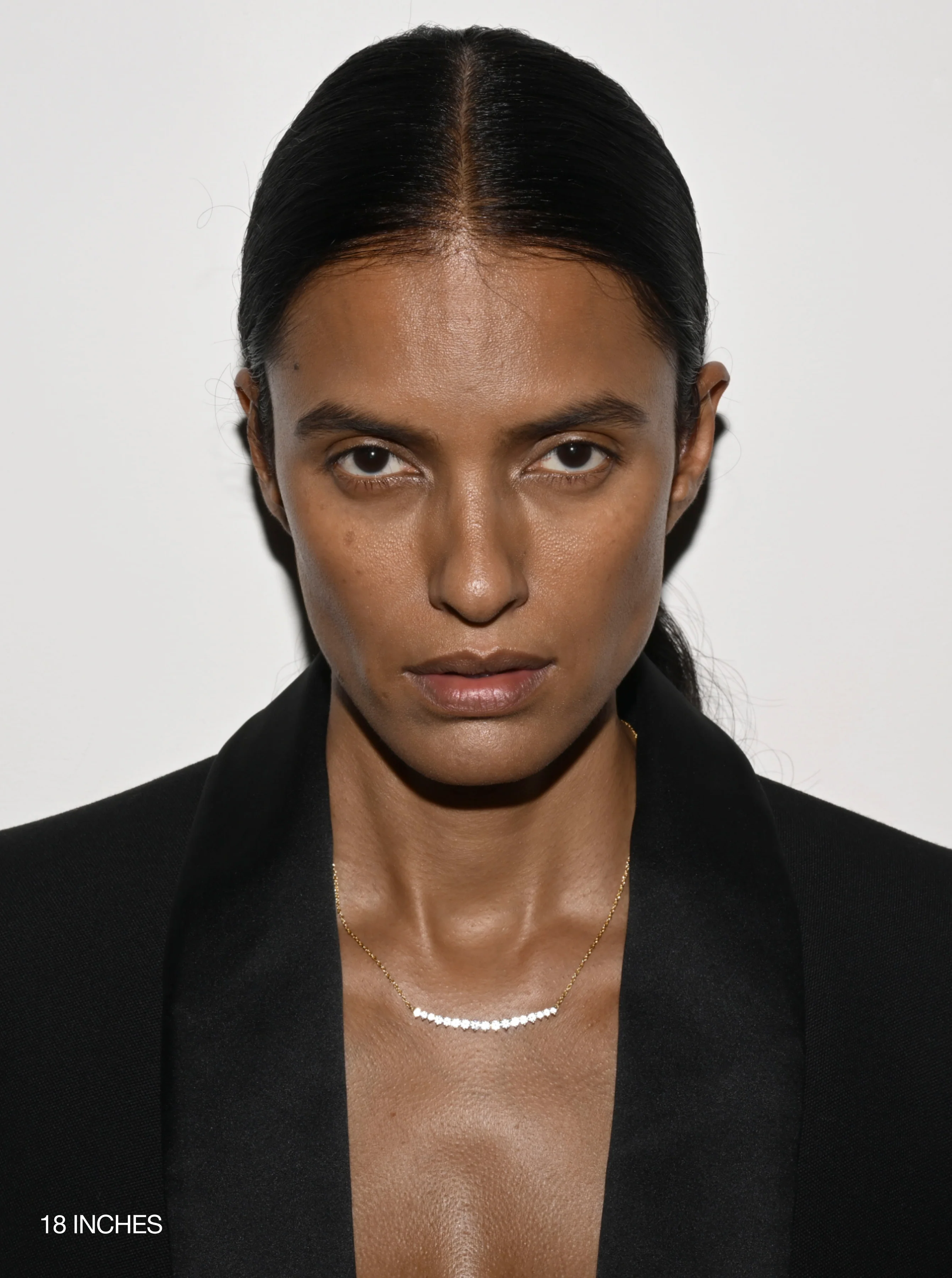 LARGE CURVE NECKLACE IN LAB WHITE SAPPHIRE, 18K GOLD VERMEIL - Image 5